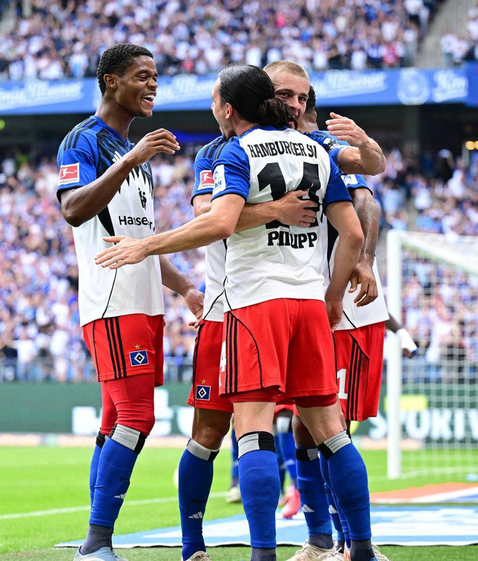 凤凰娱乐APP-汉堡球员集体亮相，助球队摆脱颓势的简单介绍