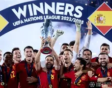 欧洲顶尖球员破门得分，助球队夺冠